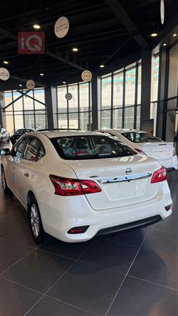 نيسان سيلفي